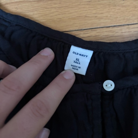 Old Navy Women’s Relaxed Embroidered-Stitch  Black Boho Blouse w/ Keyhole Detail - Picture 5 of 6